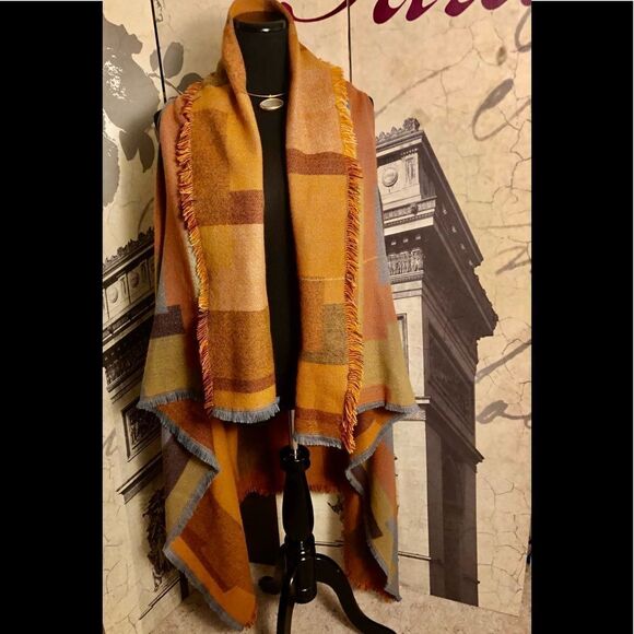 Great vest/shawl in fall colors - Picture 1 of 3